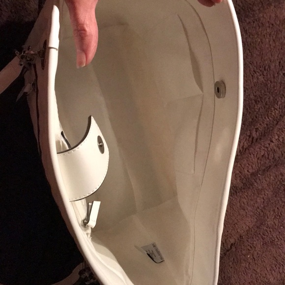 Liz Claiborne Claudia shopper tote - Picture 4 of 7